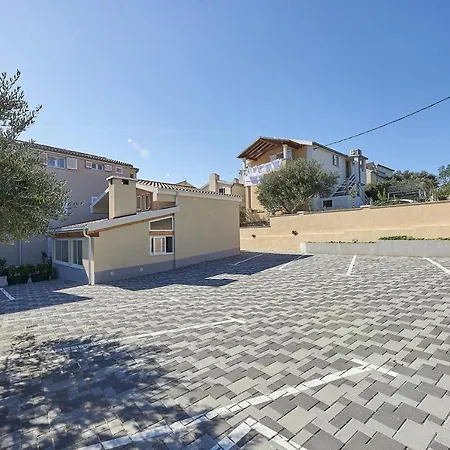 Mavarstica 17803a Lägenhet