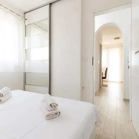 Apartamento Mavarstica 17803a