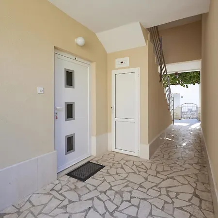 Mavarstica 17803a Apartamento